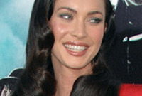 Megan-fox-screen-siren-makeup-side